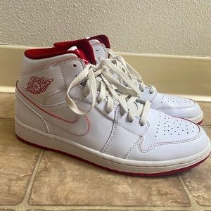 Jordan 1 mid 2016 white gym red